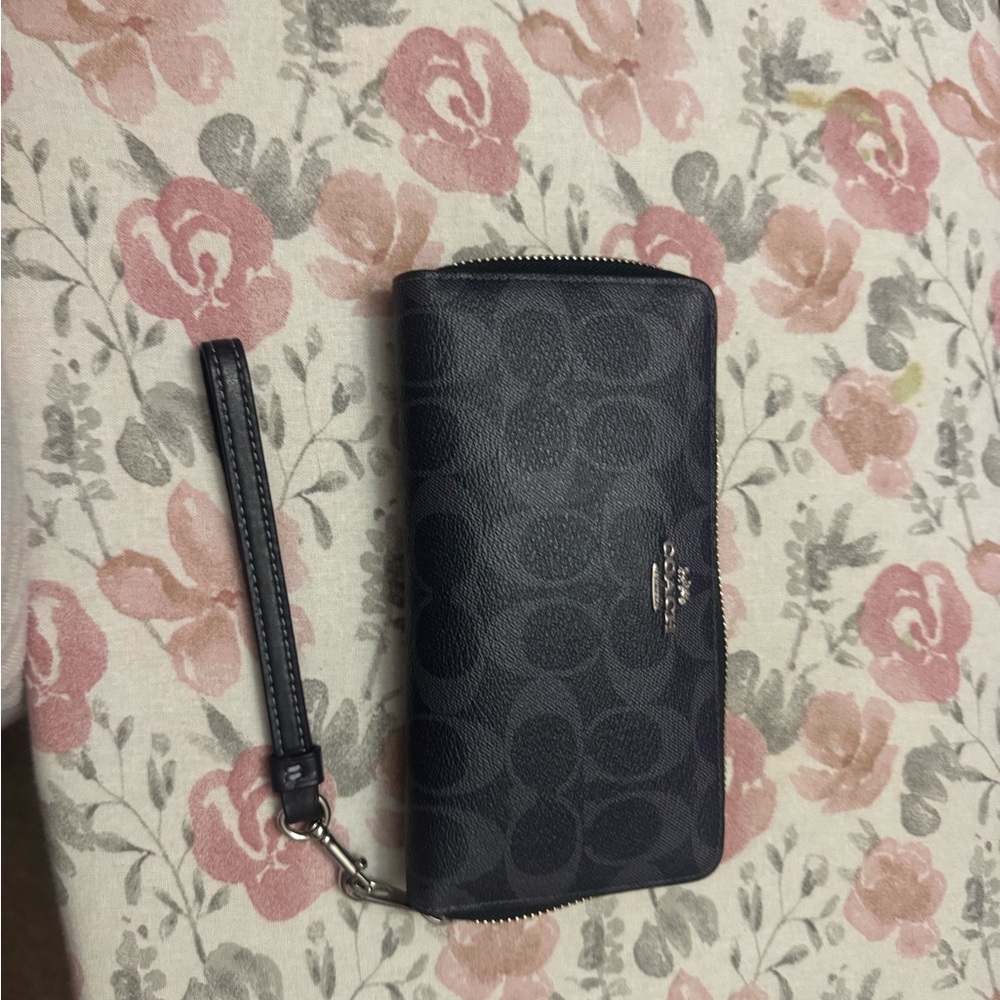 Coach Signature Black Wristlet